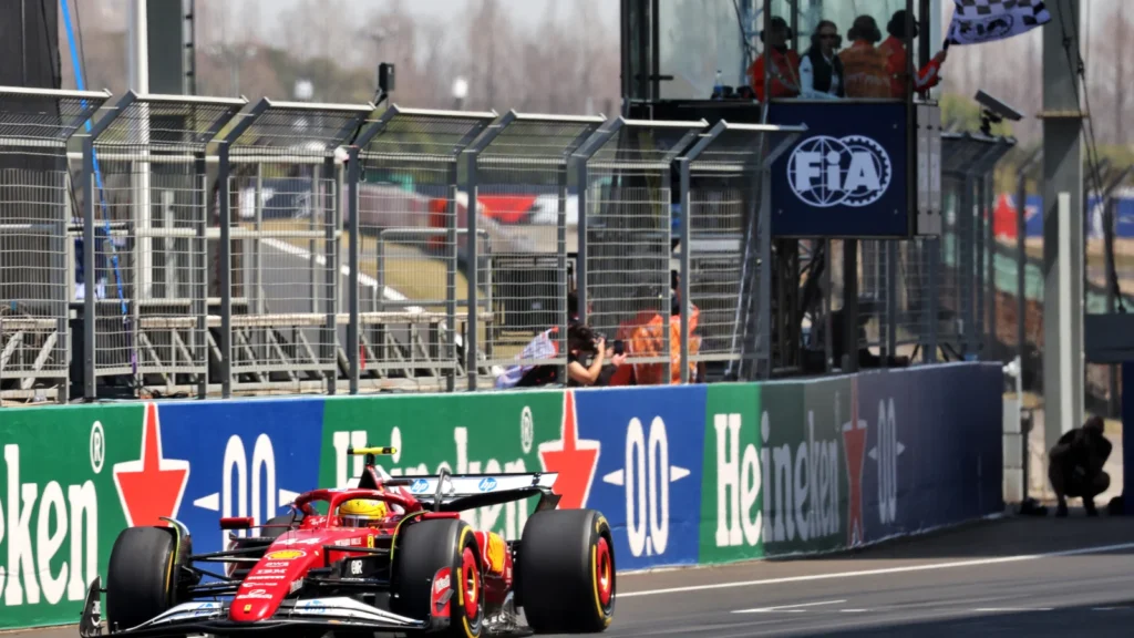 Lewis-Hamilton-F1-Chinese-GP-1024x576-1