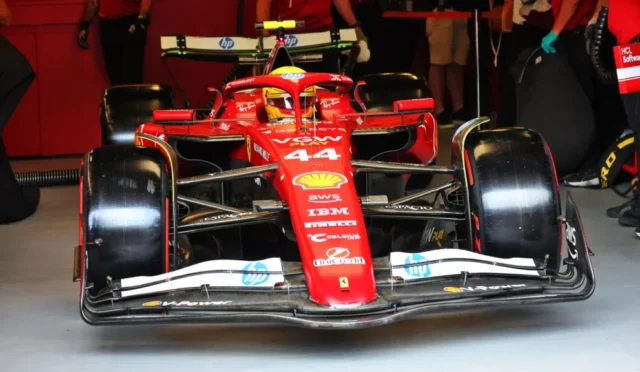 Lewis-Hamilton-Ferrari-4-1024x576-1
