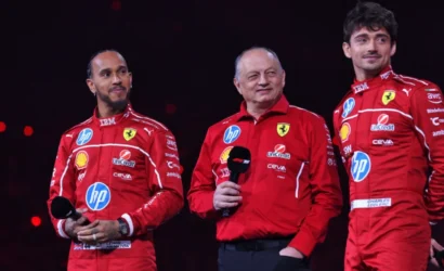 Lewis-Hamilton-Fred-Vasseur-Charles-Leclerc-1024x576-1