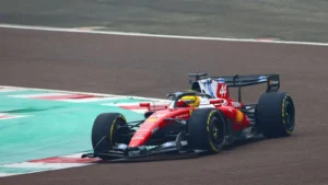 Lewis-Hamilton-McLaren-Ferrrari-300x169-1