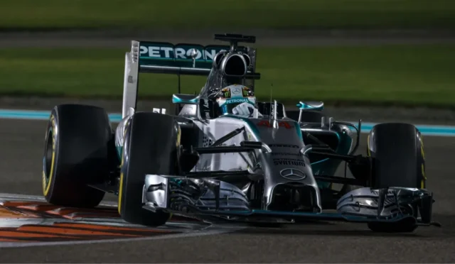 Lewis-Hamilton-Mercedes-1024x577-1
