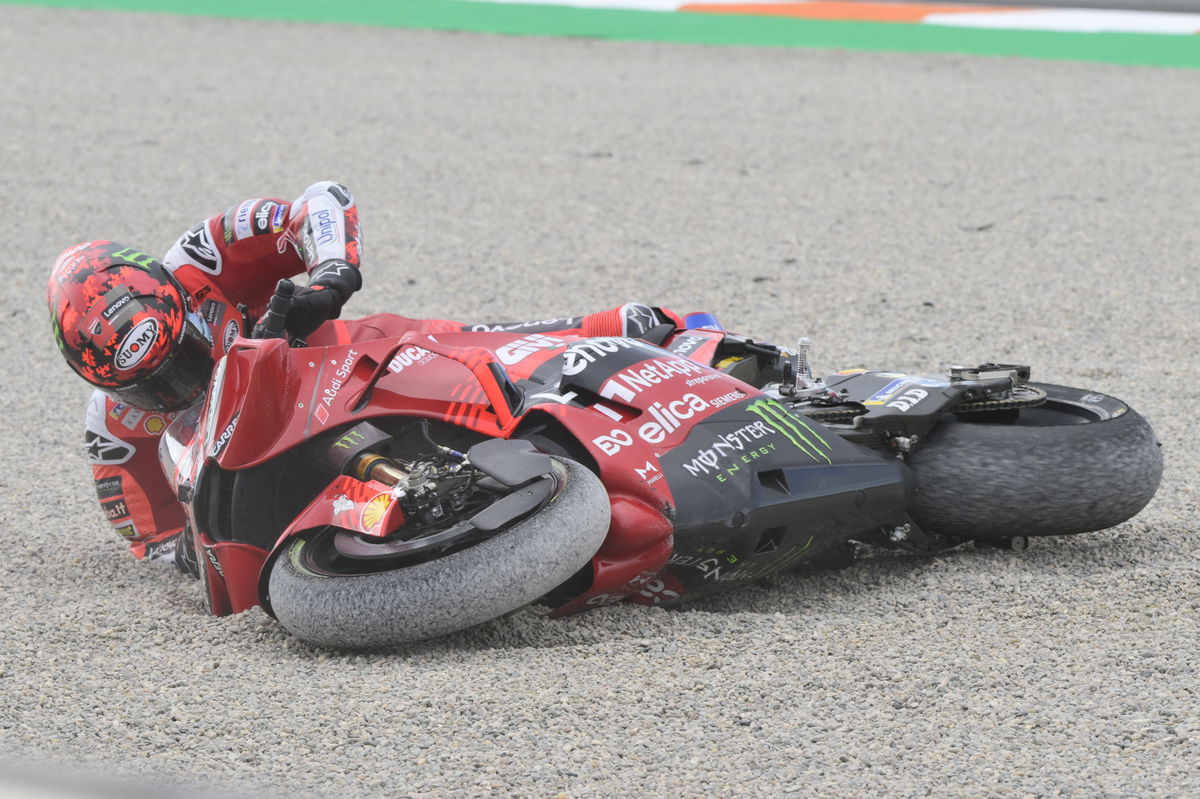 Francesco Bagnaia Crash, Valencia MotoGP Race, 16 November 2025