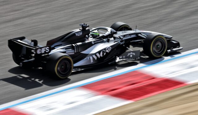 CadillacF1Team_2394_HiRes