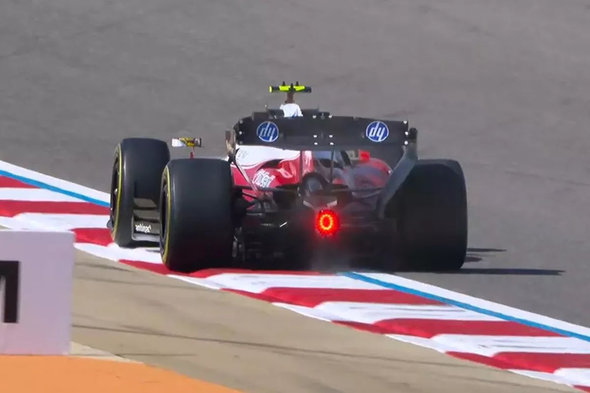 Ferrari SF26 F1 ters arka kanat