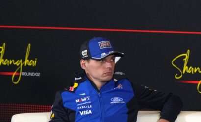 https3A2F2Fs3-newsifier.ams3_.digitaloceanspaces.com2Fgpblog.com2Fimages2F2026-032Fmax-verstappen-china-1