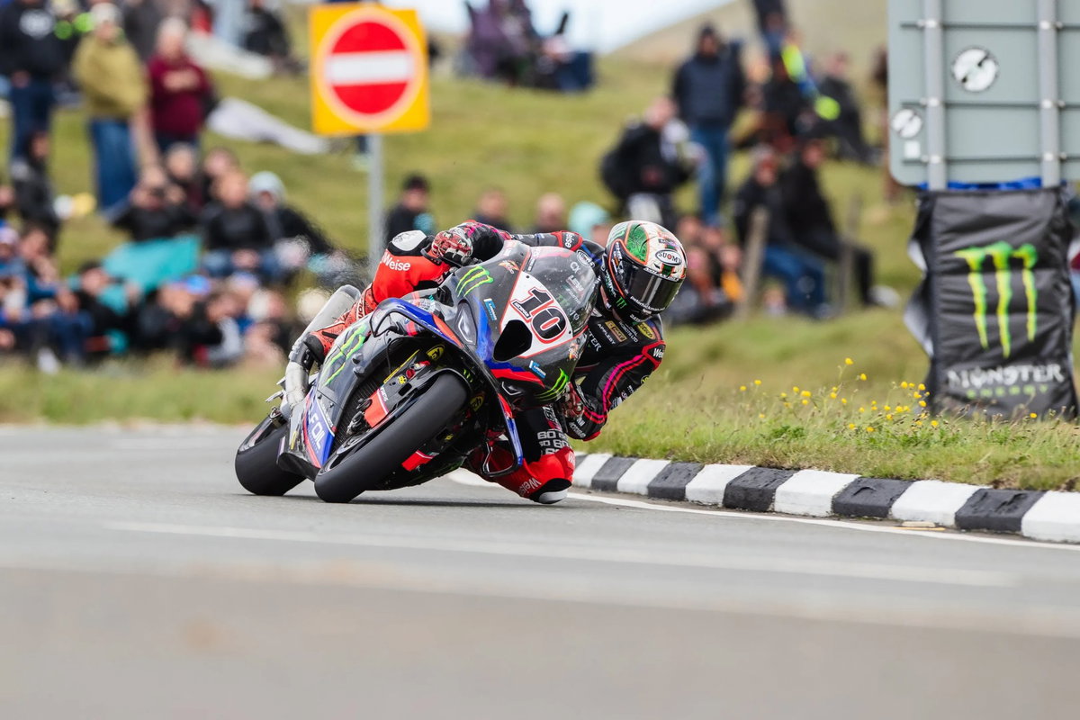 Hala Racing Road Racing - 140 mph Kazasının Ardından Isle of Man TT’ye Dönen Peter ...