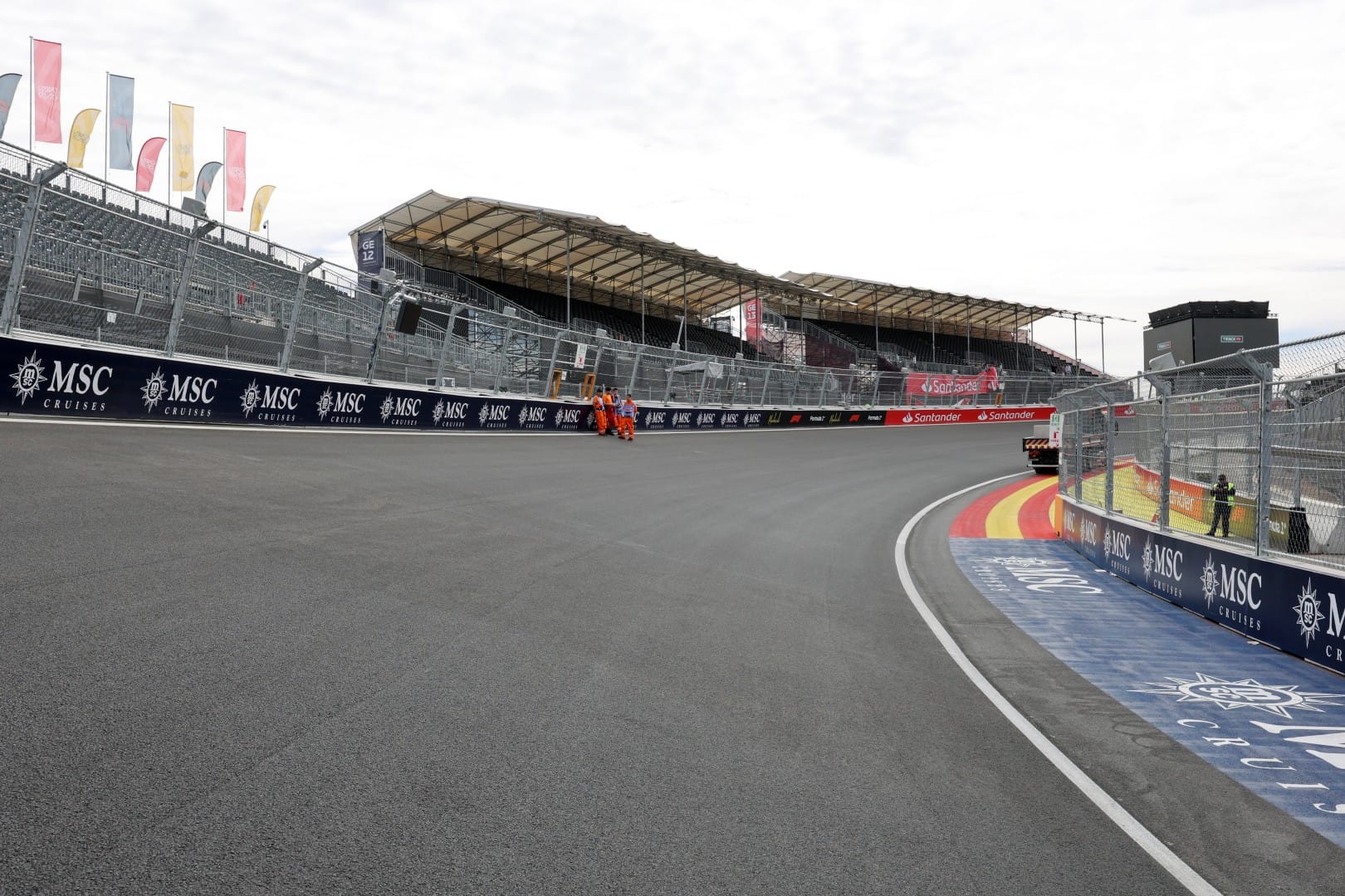 F1 Pilotları Yeni En Zorlu Pistten Neler Bekliyor?