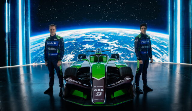 Envision, yeni Formula E renk düzenini Cape Canaveral'daki uzay üssü önünde tanıttı