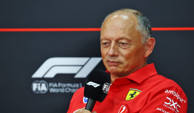 Briatore ve Vowles, Ferrari patronu Vasseur'ye destek verdi