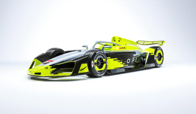 Opel, ilk Formula E sezonu öncesi dikkat çekici yarış tasarımını tanıttı