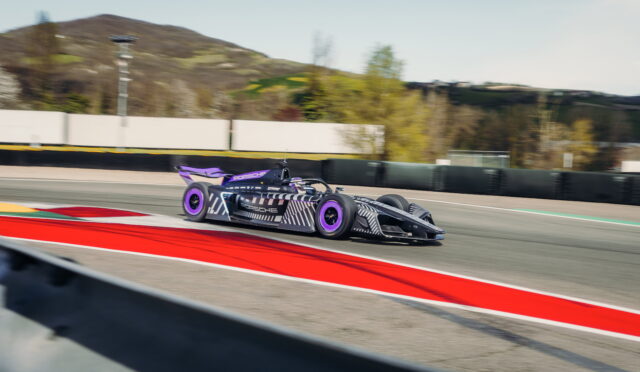 Porsche’nin Gen4 Formula E aracı Monza’da test edildi: 975 RSE’den çarpıcı ayrıntılar
