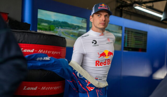 Verstappen’den GT takım arkadaşına yönelik çevrimiçi tacize tepki