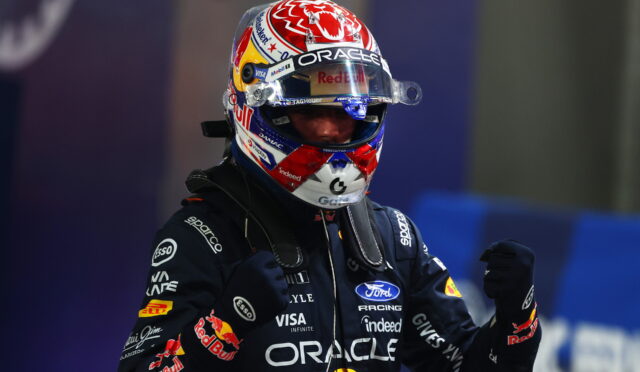Verstappen, Singapur'daki dönüm noktasıyla çok seçkin bir kulübe katıldı
