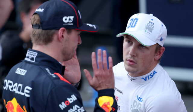 Verstappen ve Lawson’a Meksika’daki çatışma için birer sıra grid cezası