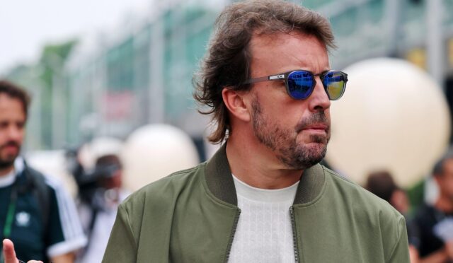 Alonso, “neredeyse imkânsız” dedikten sonra Dakar testinde görüntülendi