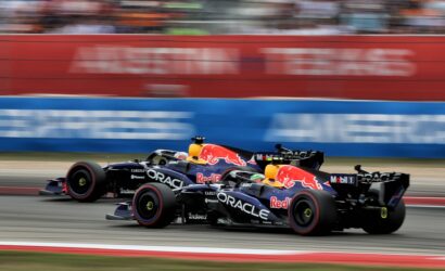 Verstappen ve Hadjar neden Red Bull’a öfkeli? Strateji, telsiz ve debriyaj sorunu