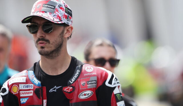 Bagnaia sprintta yağmurla şanslıydı: Arka lastik üç turda bitti