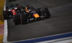 Eşsiz Max Verstappen, Charles Leclerc’i geçerek Singapur’daki ilk zaferini kazandı