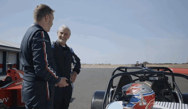 Eski WorldSBK şampiyonu Fogarty, Alex Brundle’a karşı otomobille sürpriz yarışa çıktı