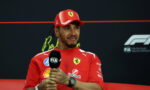 Lewis Hamilton, Malezya’daki F1 Bahreyn GP’sinde Ferrari lastik felaketinin ardından casino şakası yaptı
