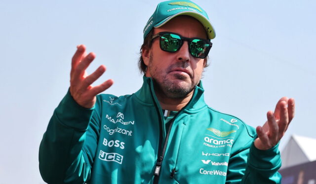 Alonso eleştirisinde ısrarlı, Albon yanıt verdi: “Katılmıyorum, bu kadar basit”